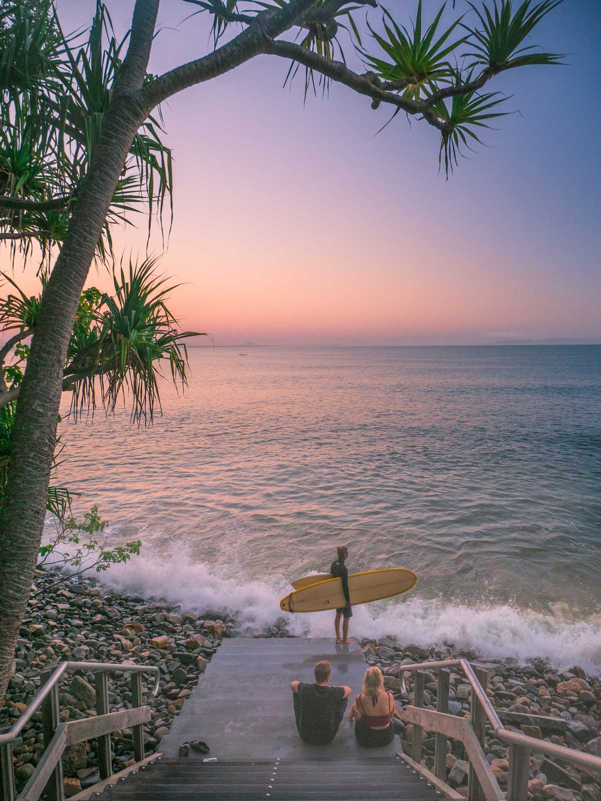 Sydney to Noosa road trip Distance driving time best stops