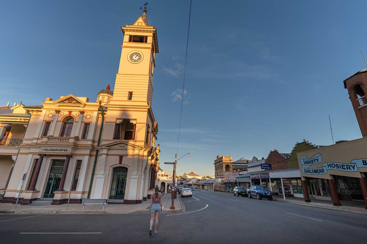 Emerald to Charters Towers Distance, drive time & road trip stops